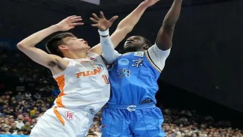 弗格独得35分 助辽宁客场战胜广州